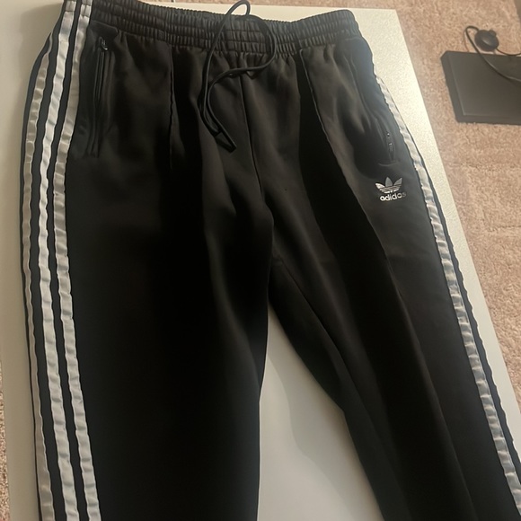 Adidas originals trackpants 🖤🖤🖤 - Picture 2 of 8